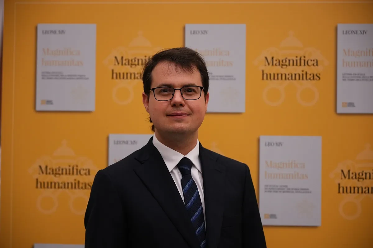 Anthropic levanta 65.000 millones y roza la valoración de un billón de dólares, por encima de la de OpenAI