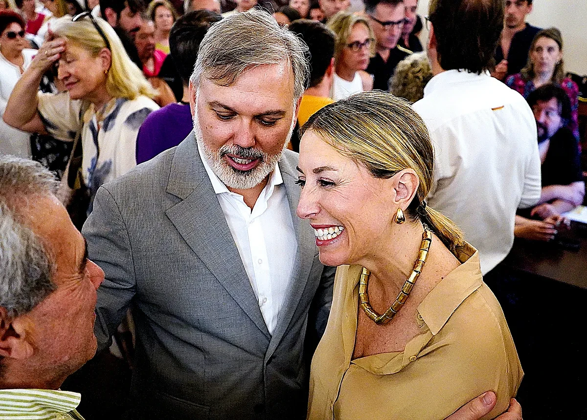 Feijóo consuma el giro y normaliza la coalición nacional con Vox