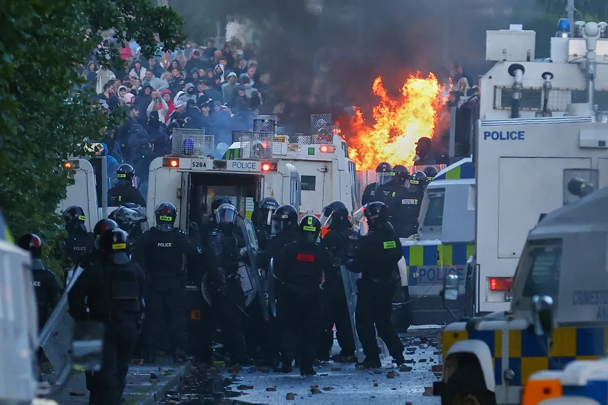 Belfast: condena y responsabilidad
