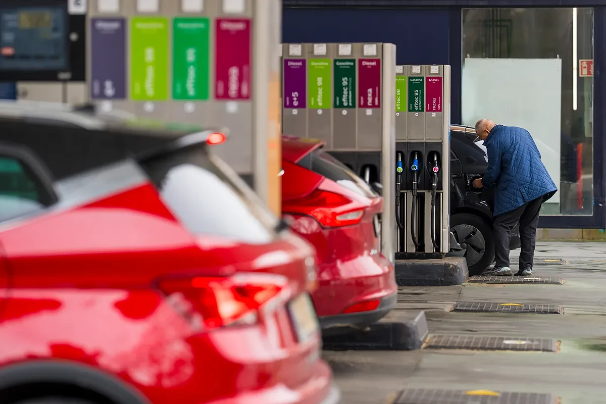 El IVA de la luz y el gas vuelve este lunes al tipo general del 21% y el de la gasolina se mantiene al 10%
