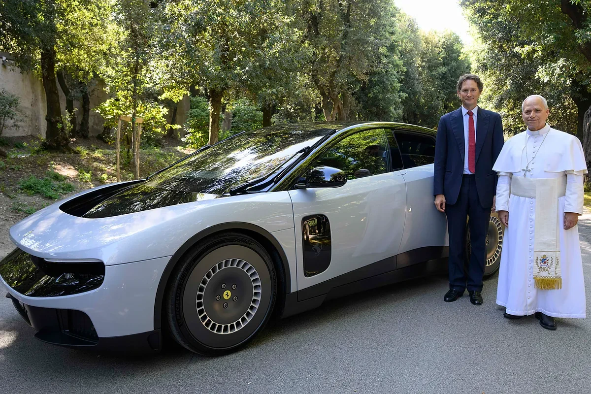 Ferrari se hunde en Bolsa tras presentar el Luce, su primer coche 100% eléctrico