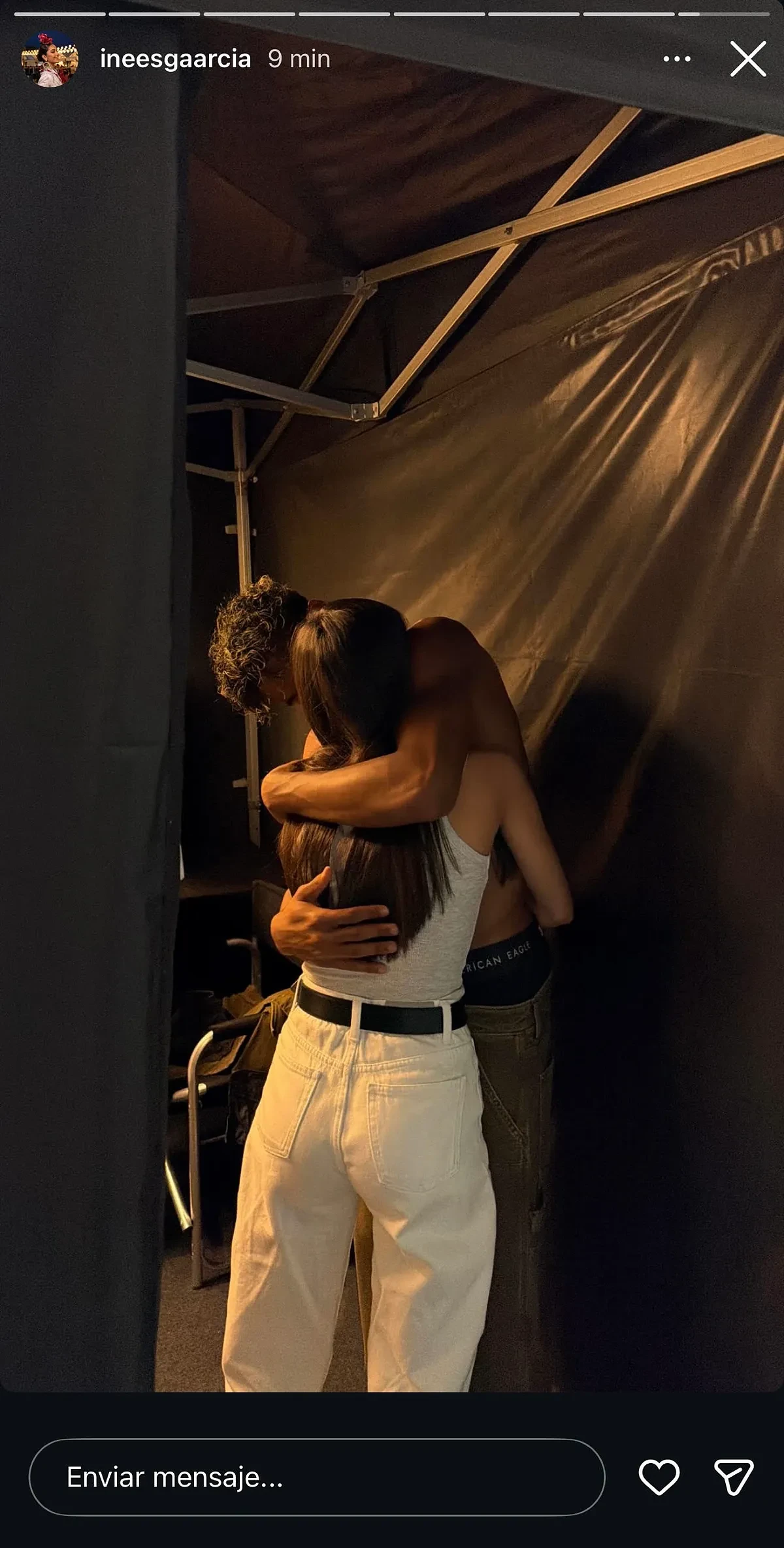 El beso de Lamine Yamal y su novia, el arriesgado look de Aitana y el extrañísimo escote de una influencer, entre las imágenes del día