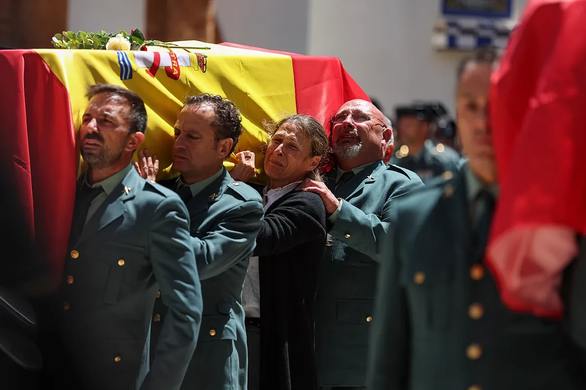 Nos esquilman vivos, nos desprecian muertos