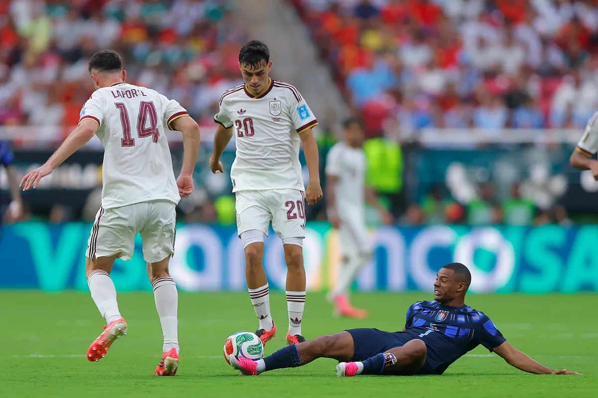 La selección esquiva la trampa