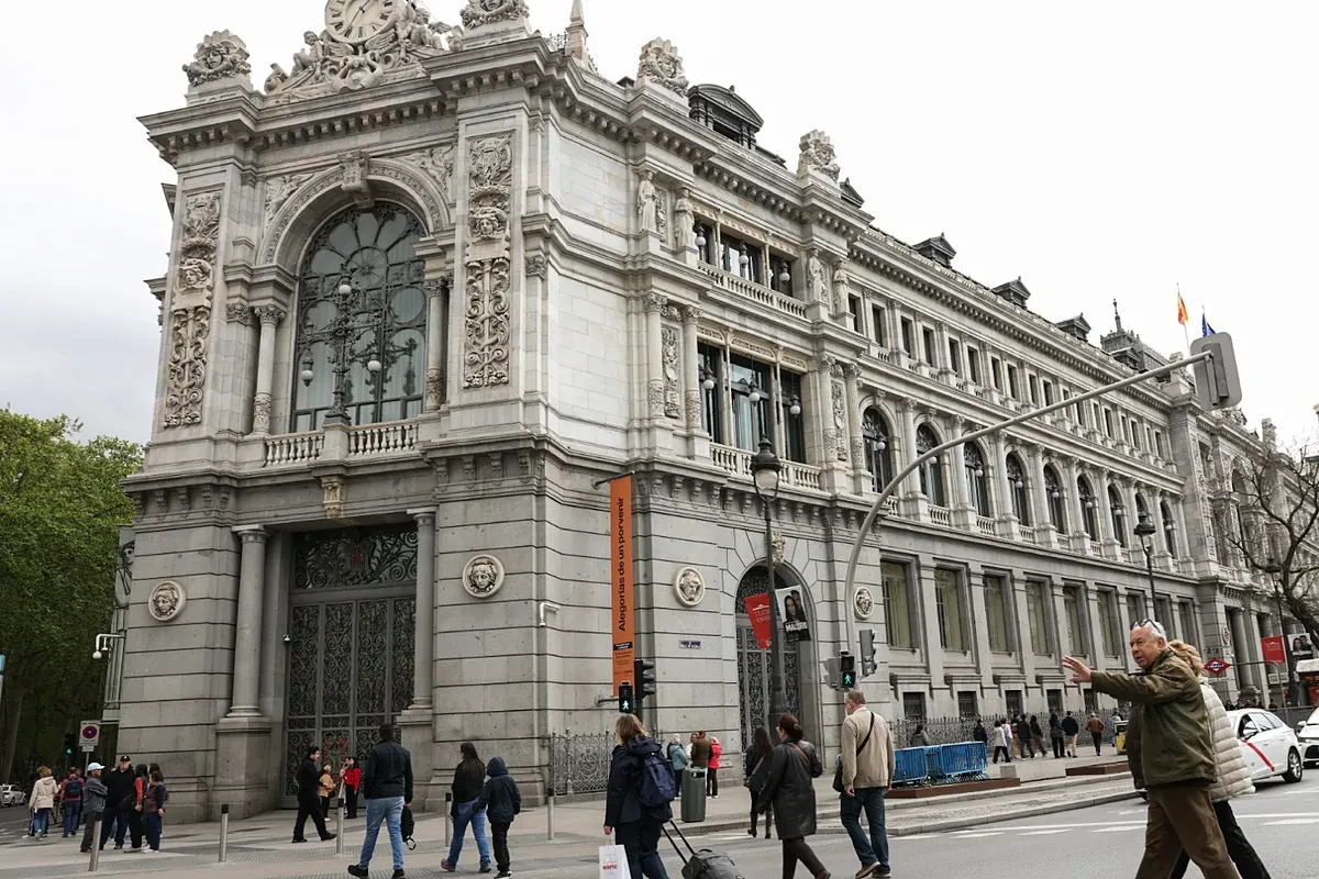 Las familias españolas reavivan el furor por comprar letras del Tesoro en los tres meses que dura la guerra en Oriente
