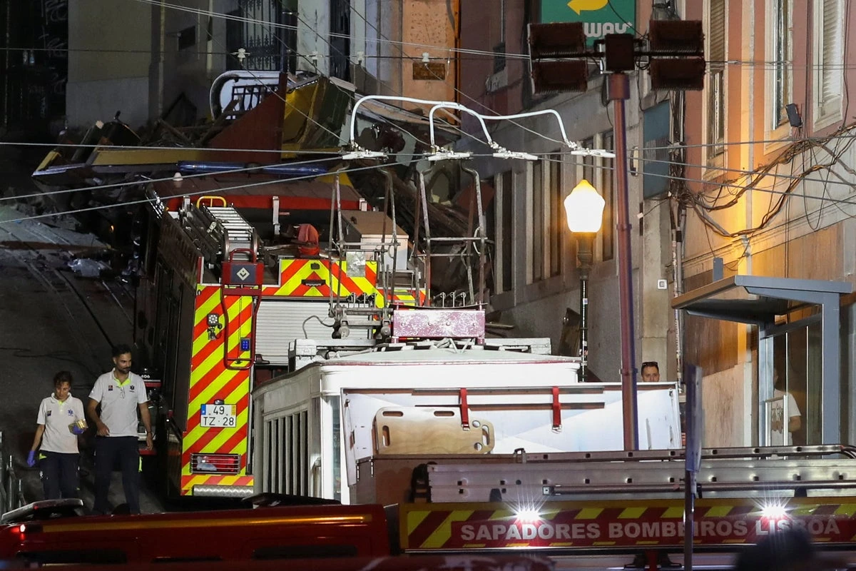 Passengers on Lisbon’s Gloria funicular ‘screamed’, say witnesses