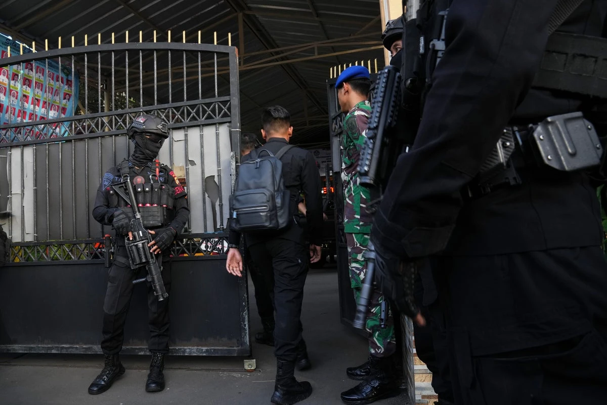 Indonesia authorities identify 17-year-old suspect after mosque attack