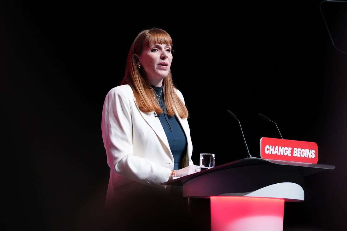 Rayner strikes chord with Labour members in tub-thumping speech