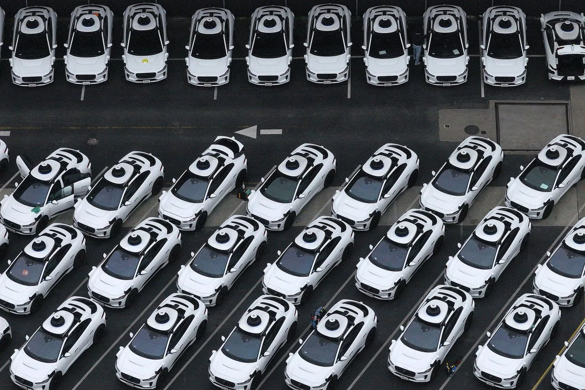 Waymo rolls out driverless taxis in two new cities