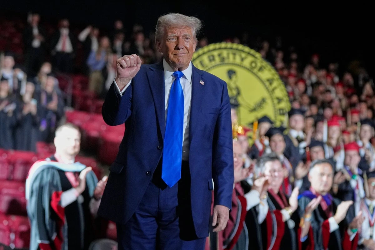 Trump on the stump again at commencement with rambling stories