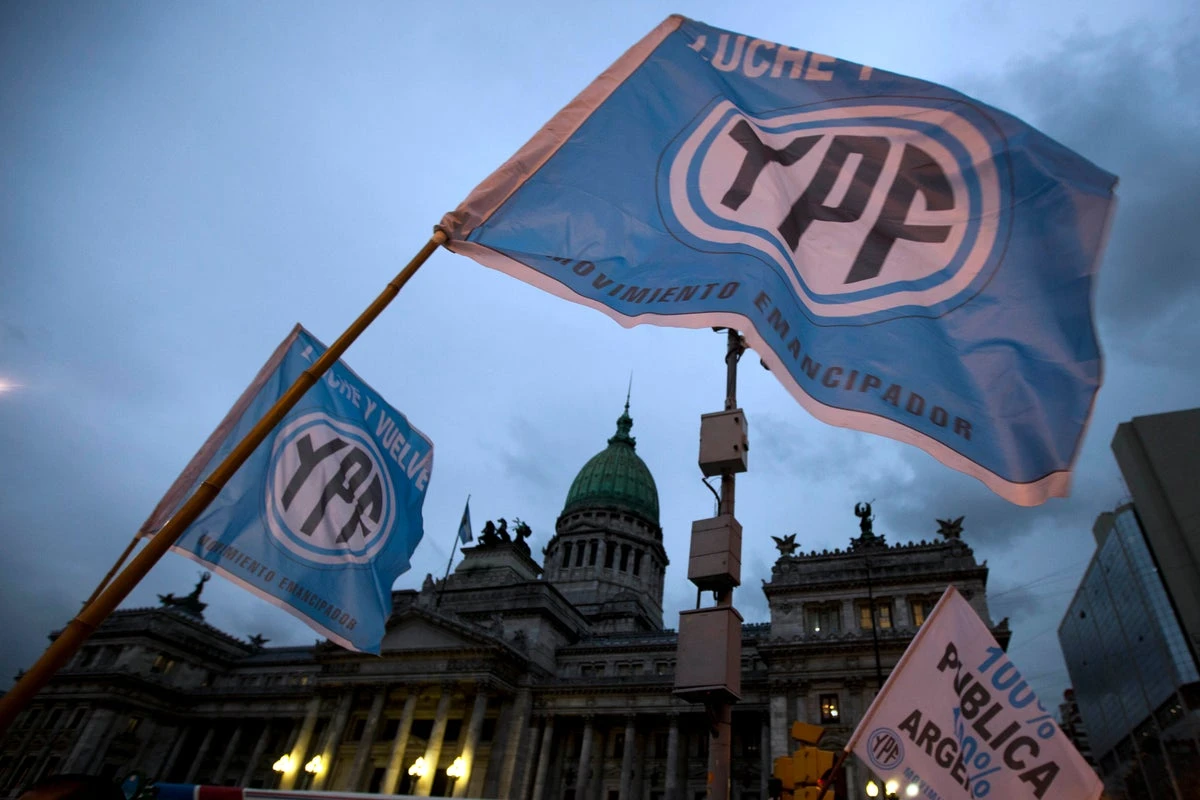 In a blow to Milei, a US judge orders Argentina to turn over its majority stake in state oil company