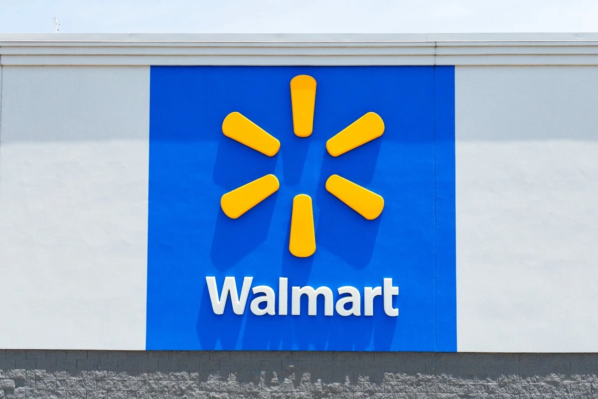 Walmart responds after Trump says chain should absorb his tariff cost