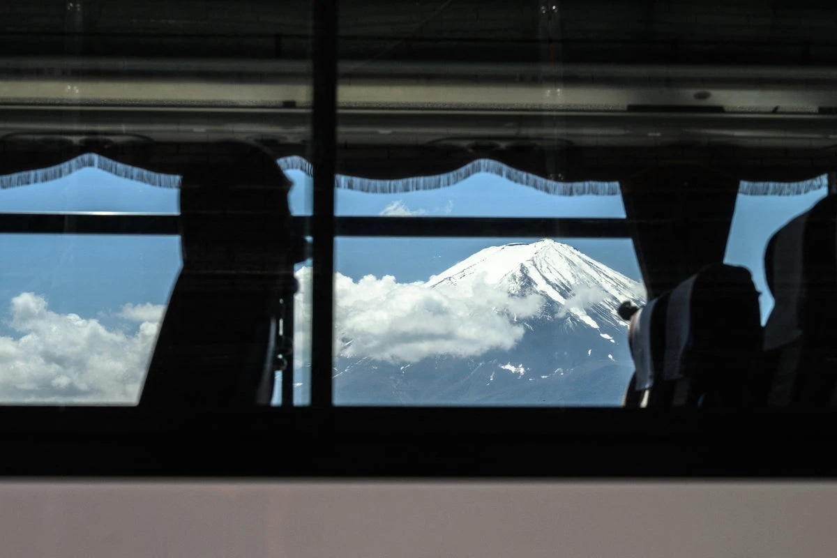 Mount Fuji enforces new £20 fee to tackle overtourism