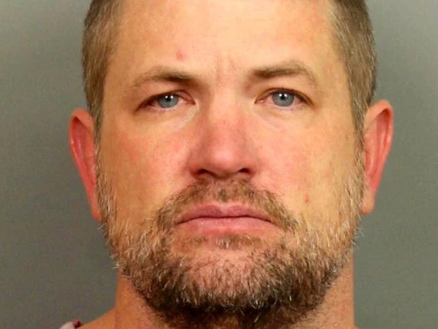 Man gets gun back nine months after domestic abuse and kills his wife