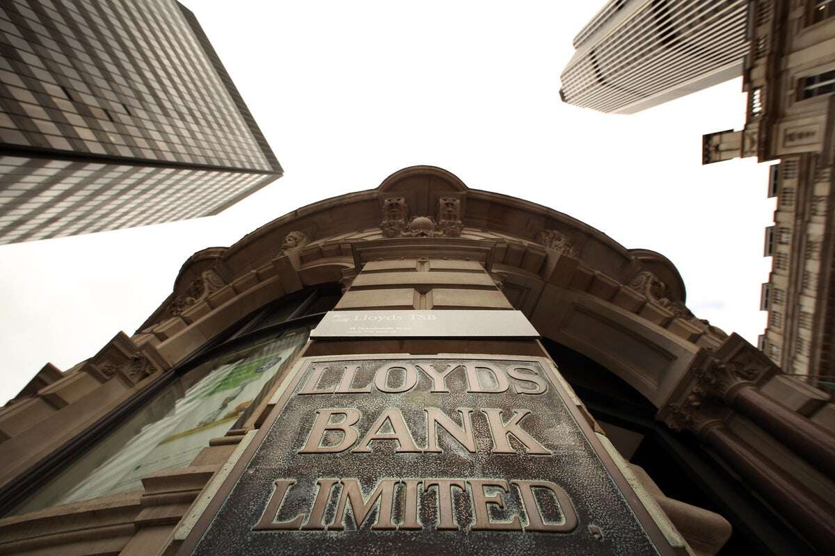 Lloyds, Nationwide, Halifax, and First Direct banking apps go down