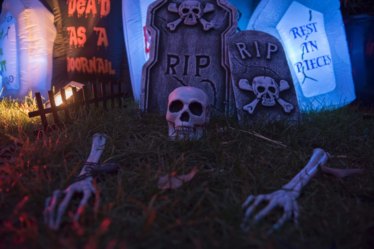 Nebraska woman sues after breaking both her ankles at haunted house