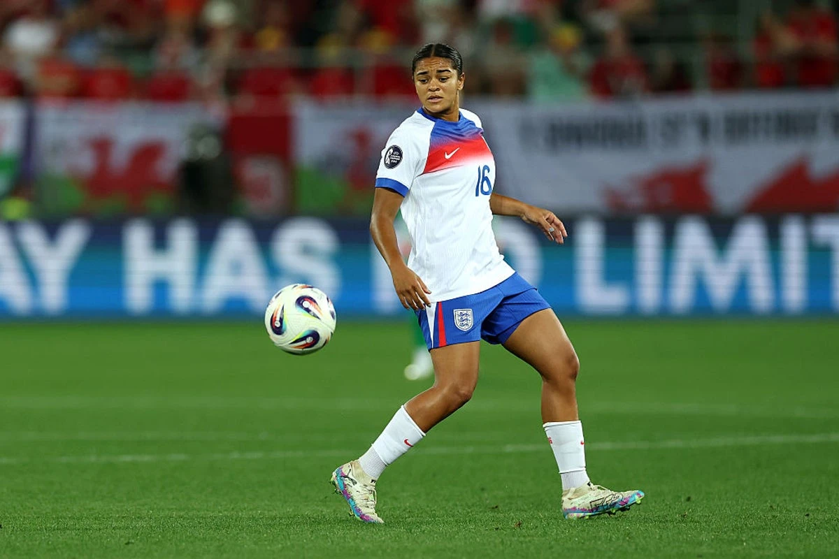 Sport England chair issues plea to Ofcom after Jess Carter abuse