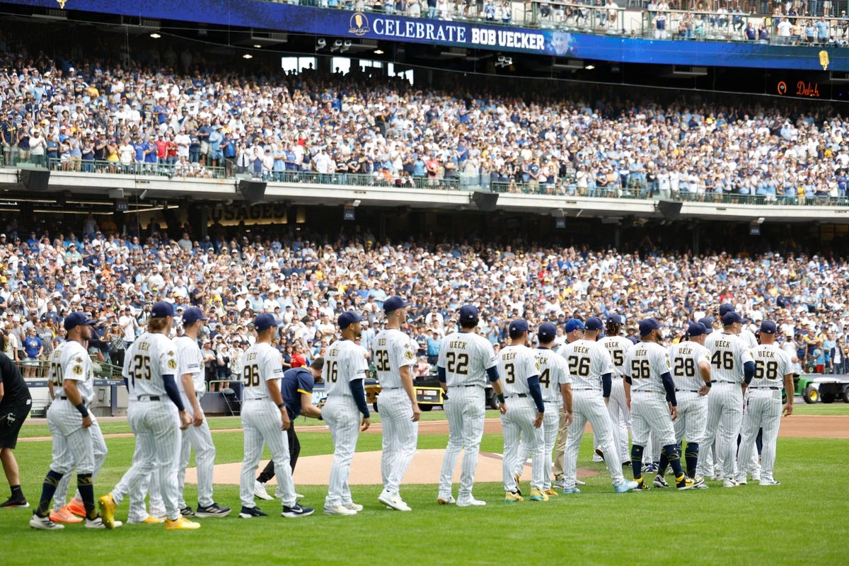 Brewers pay tribute to longtime broadcaster Bob Uecker in star-studded pregame ceremony