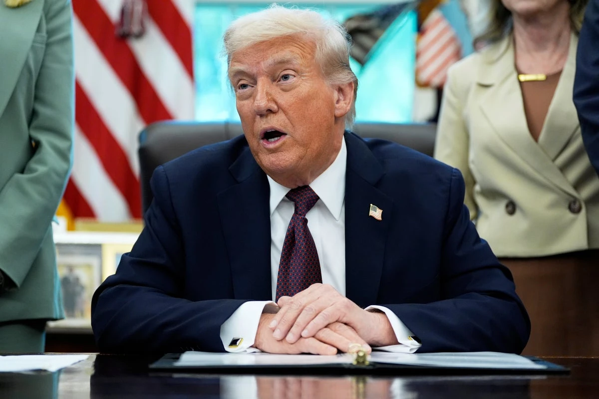 Trump lashes out at Australian journalist for asking about his wealth