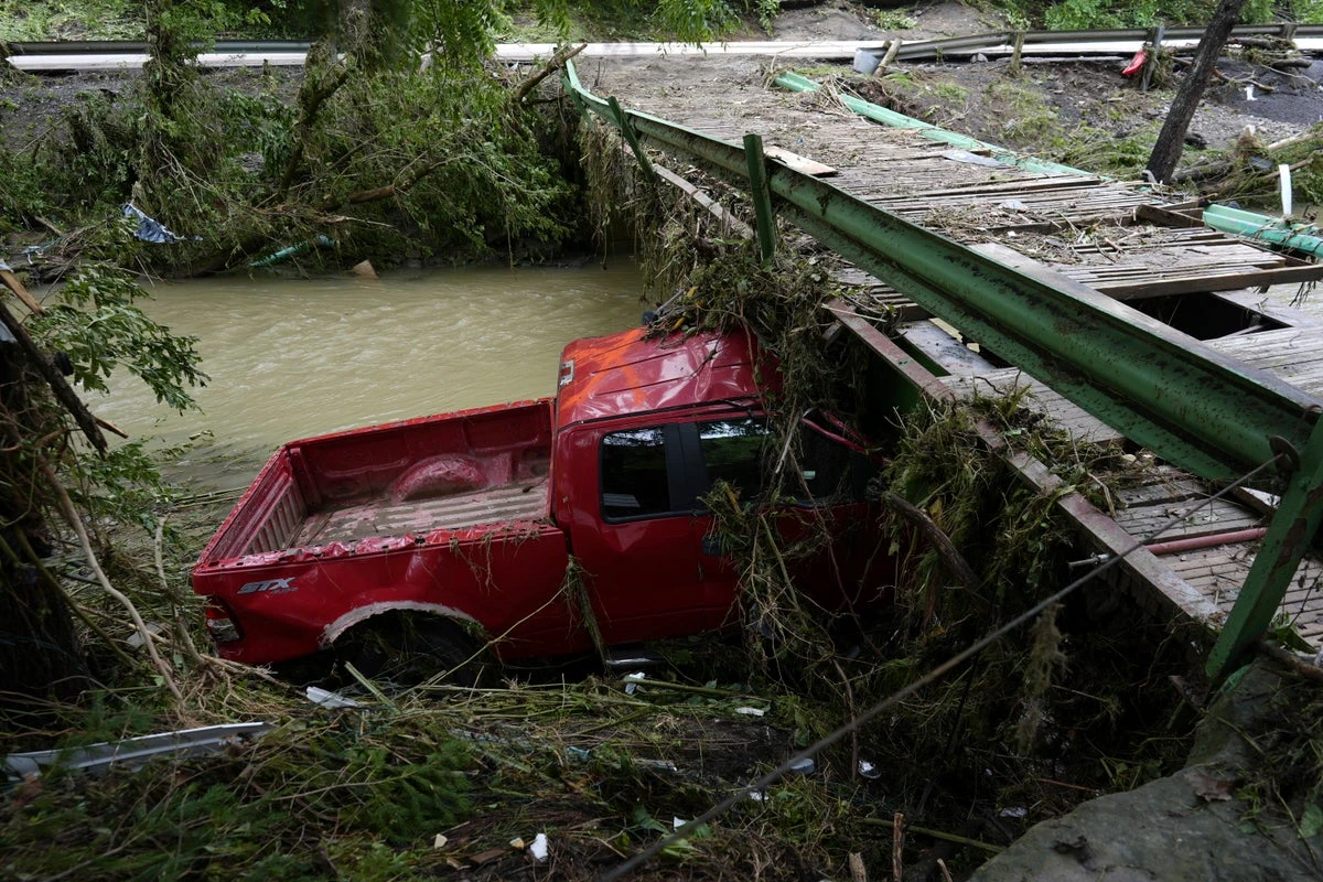 Fake fundraising pages sprout after West Virginia floods kill six