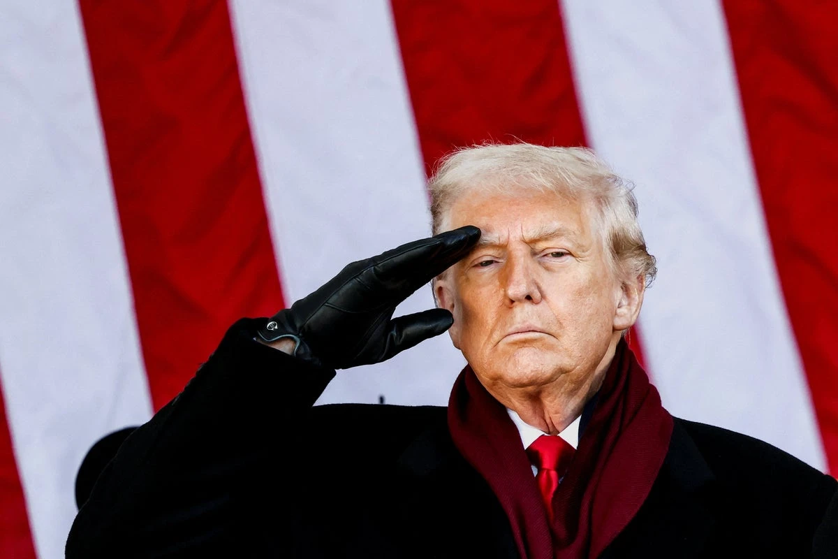 Trans troops sue Trump over revoked retirement benefits