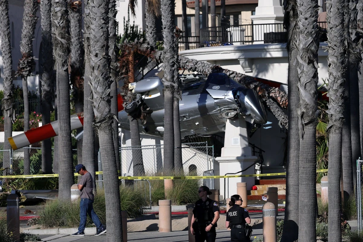 Five hospitalized after helicopter crashes in Huntington Beach