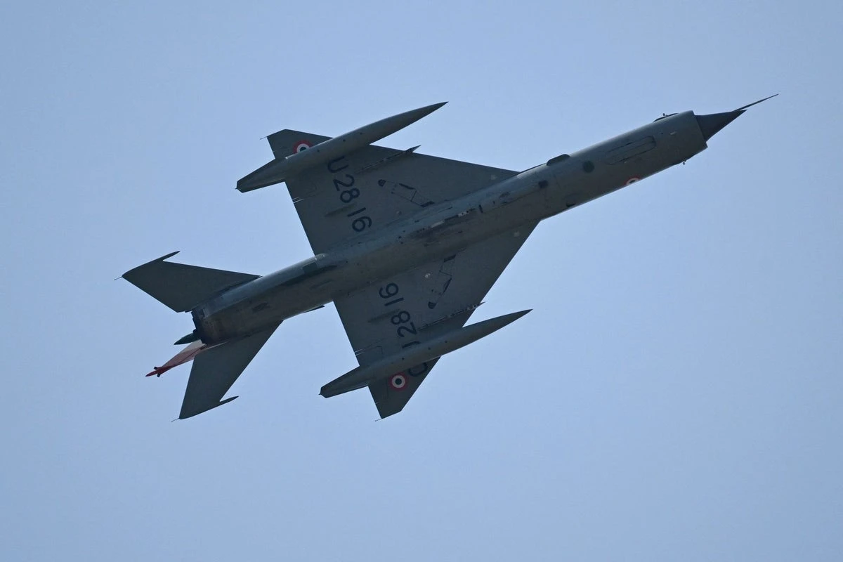 Russian warplane makes last flight for India after 60 years of service