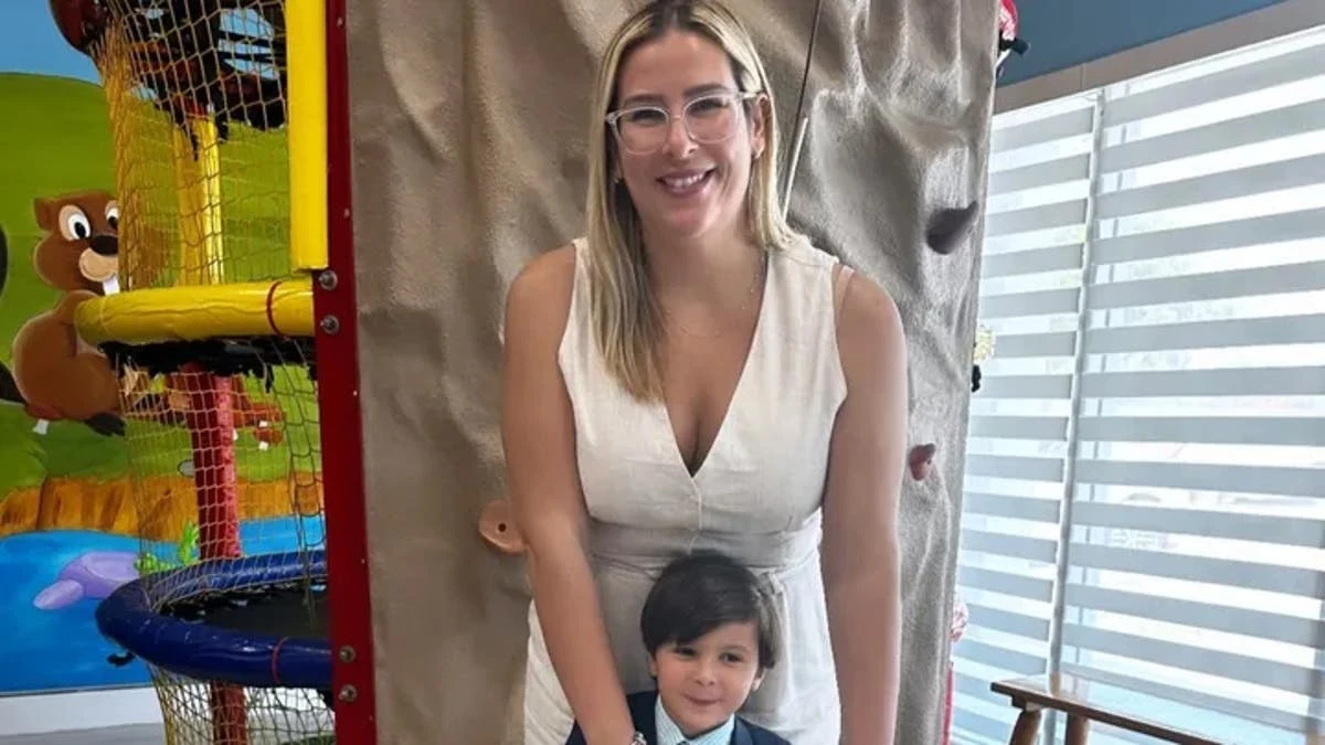 Mom and son shot dead outside bank before gunman takes his own life