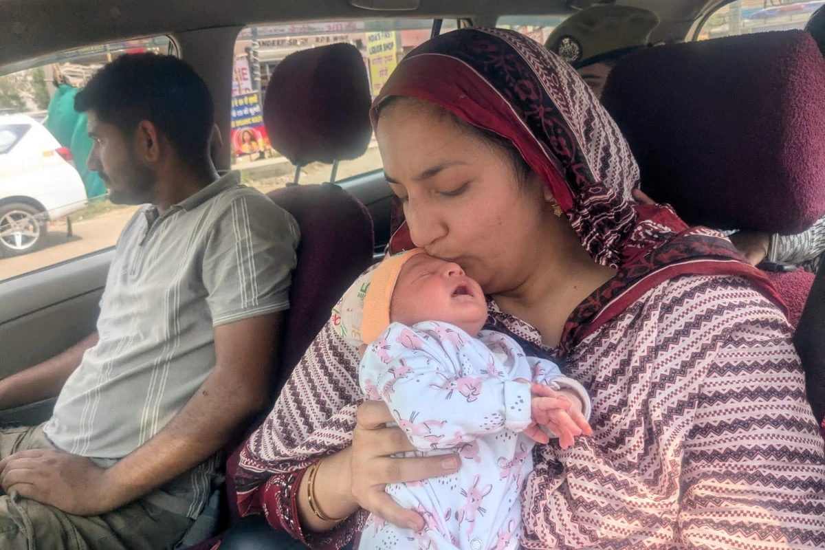 Families torn apart after India cancels visas of Pakistani nationals