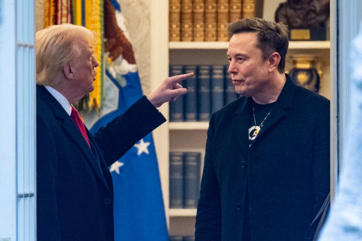 Trump’s new commercial spaceflight order could benefit Musk’s SpaceX