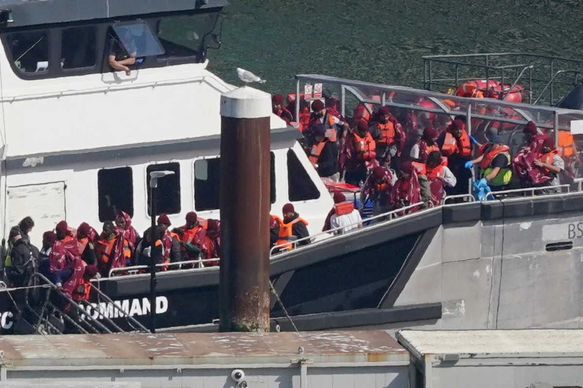 More than 1,000 migrants arrive in UK over last six days