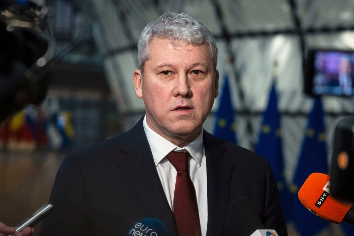Romania appoints interim PM after coalition's defeat in presidential race