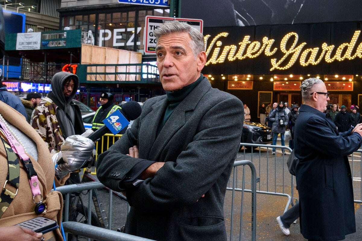 George Clooney revisits a journalistic hero in Broadway version of 'Good Night, and Good Luck'