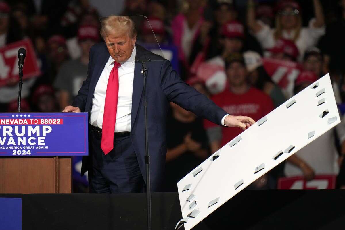 Trump fixes teleprompter after mocking Harris for using a teleprompter