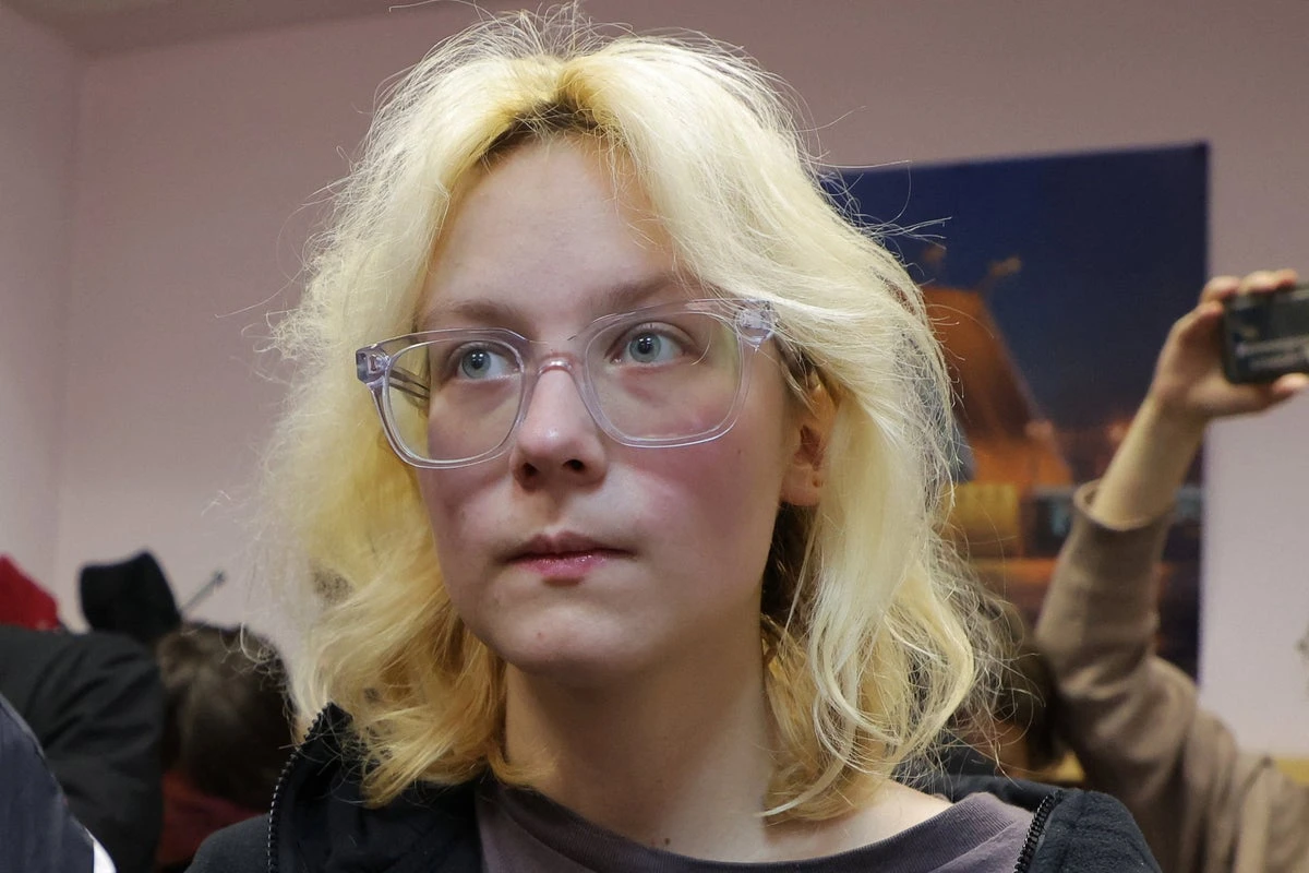 Teenager jailed for playing anti-Kremlin song in St Petersburg
