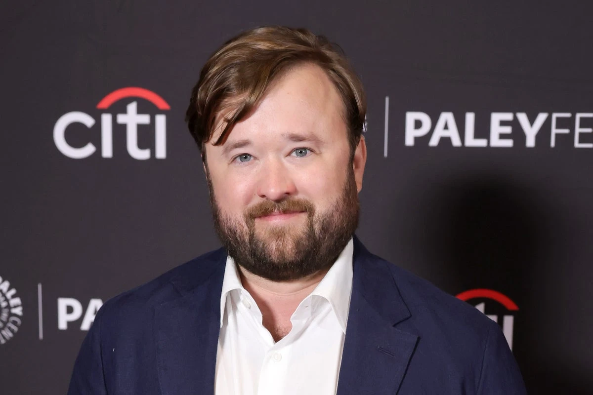 Haley Joel Osment apologizes for antisemitic slur