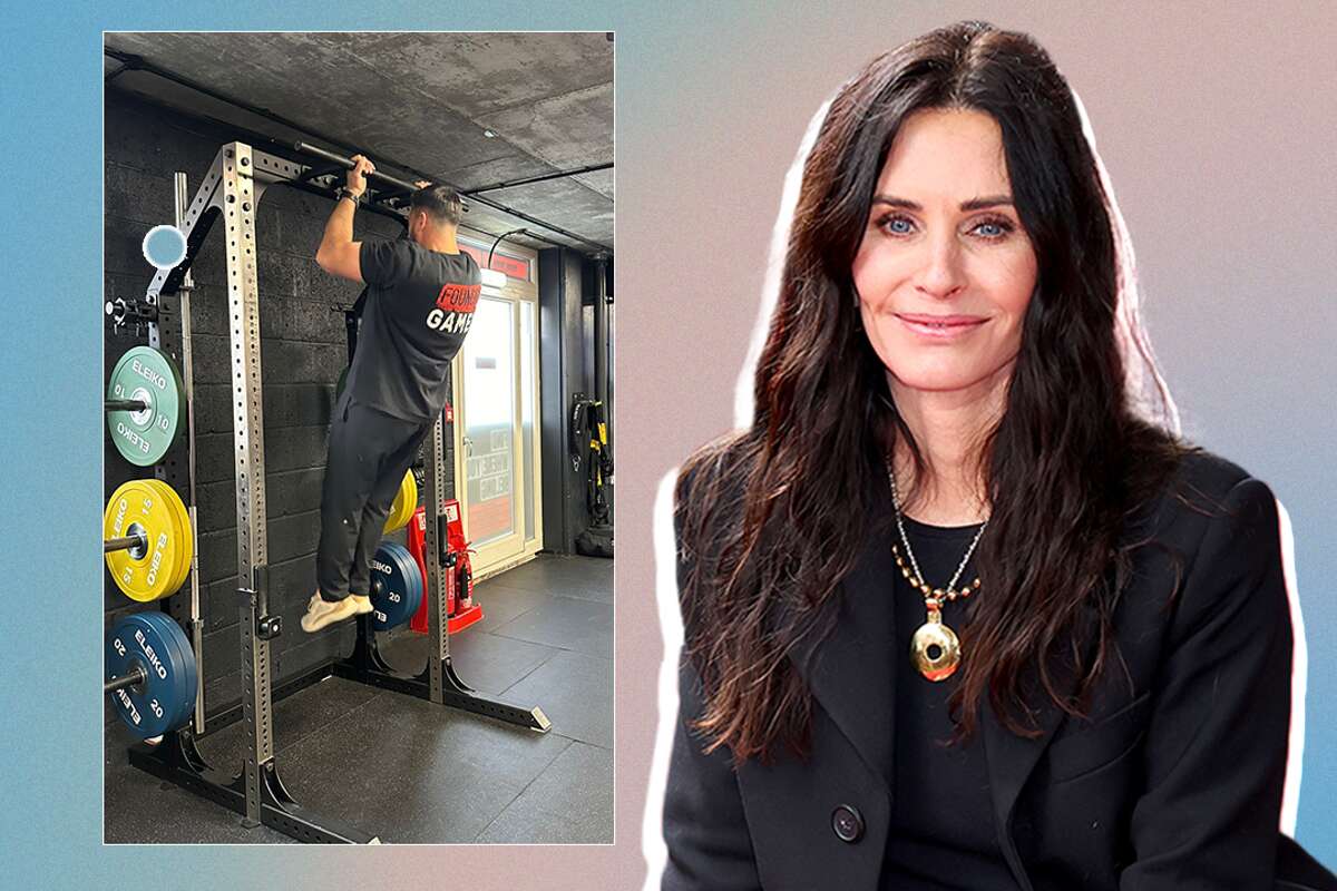 Learn to do a perfect chin-up like Friends star Courteney Cox