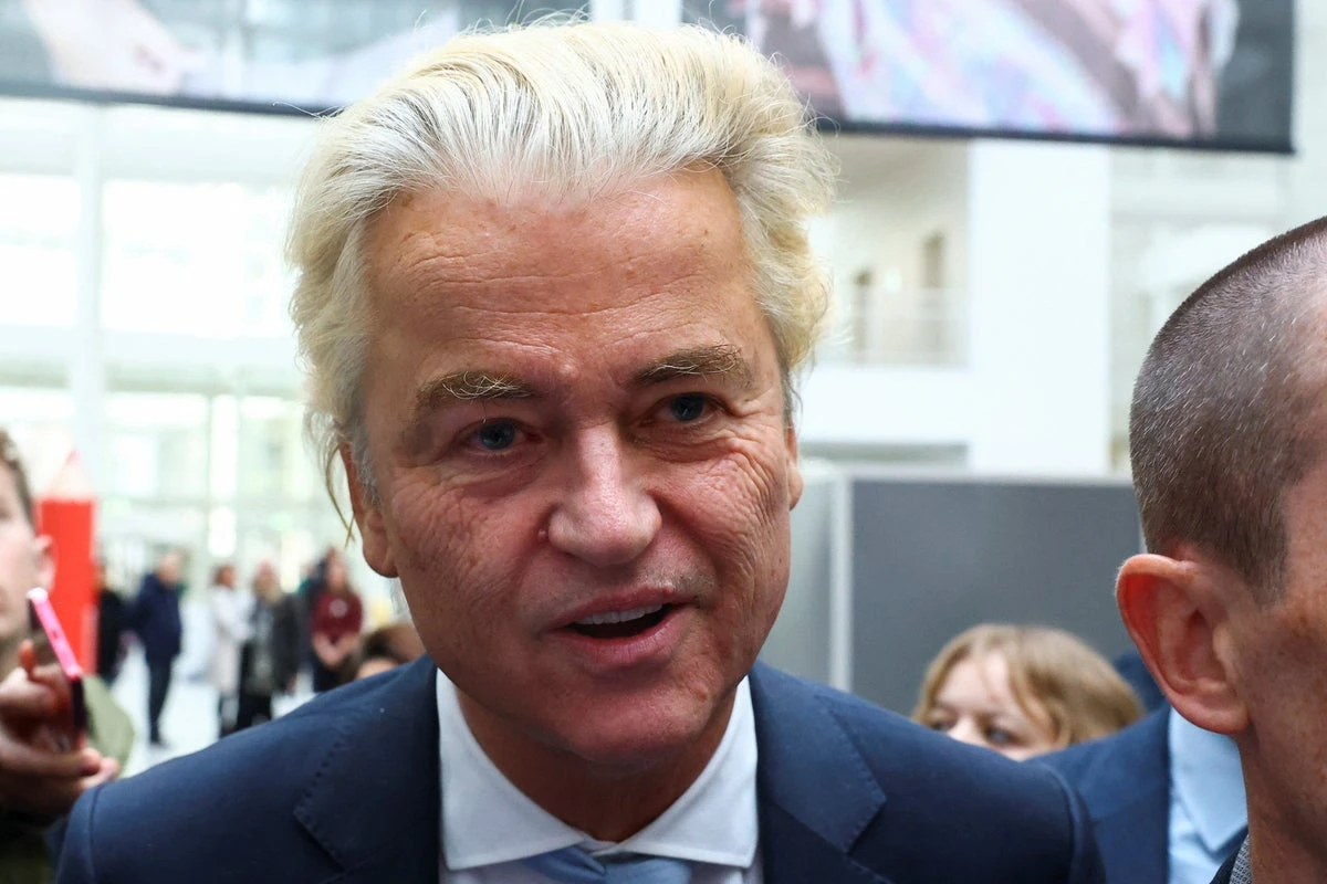 Dutch voters head to polls as anti-Islam Wilders ahead in election