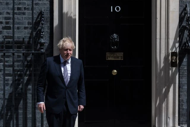 Aid cuts ‘will kill people’, senior Tory warns as PM faces rebellion