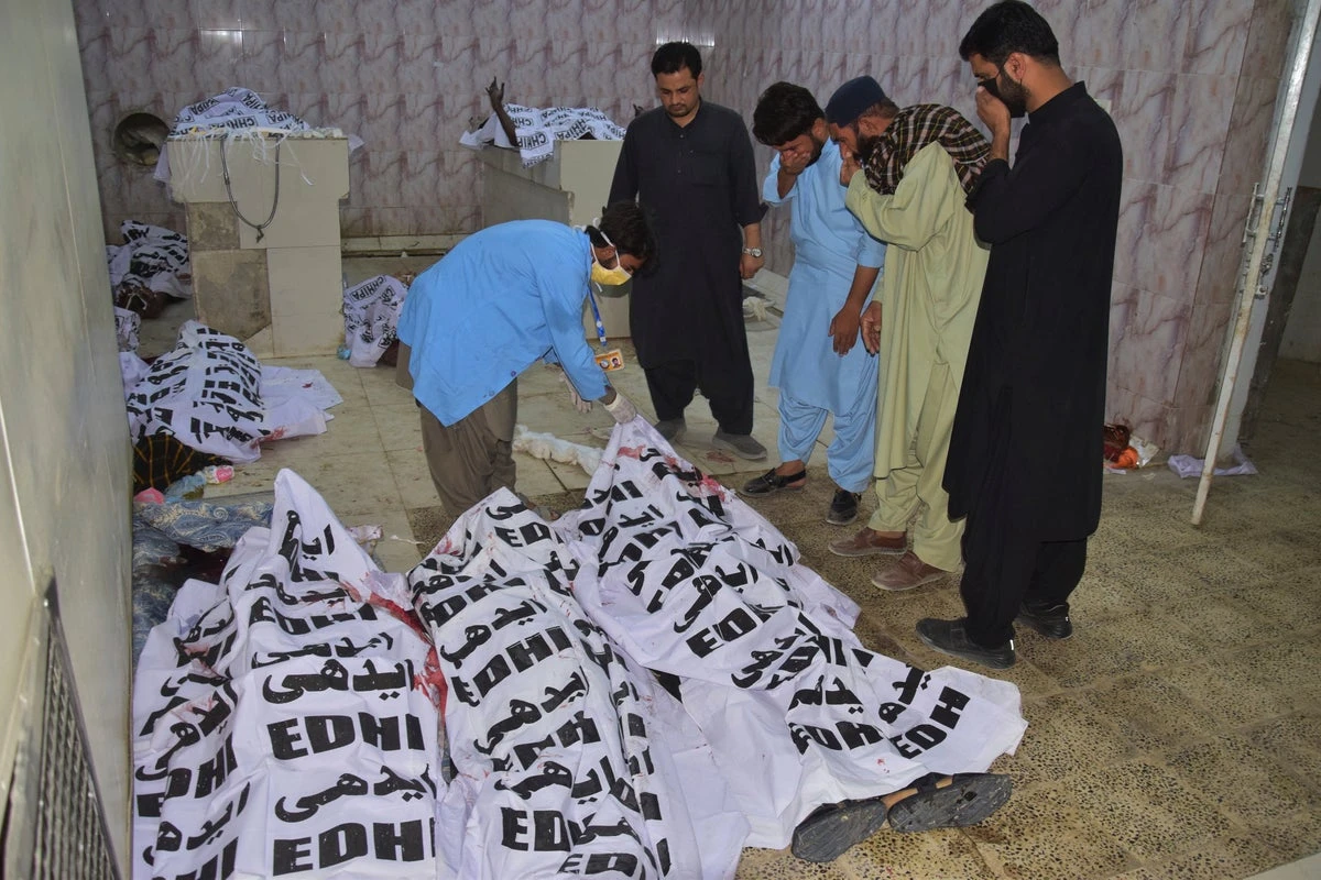 At least 13 killed after suicide bomber targets Pakistan rally