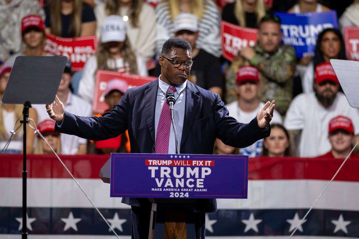 Herschel Walker tells people to vote for the wrong Trump at rally