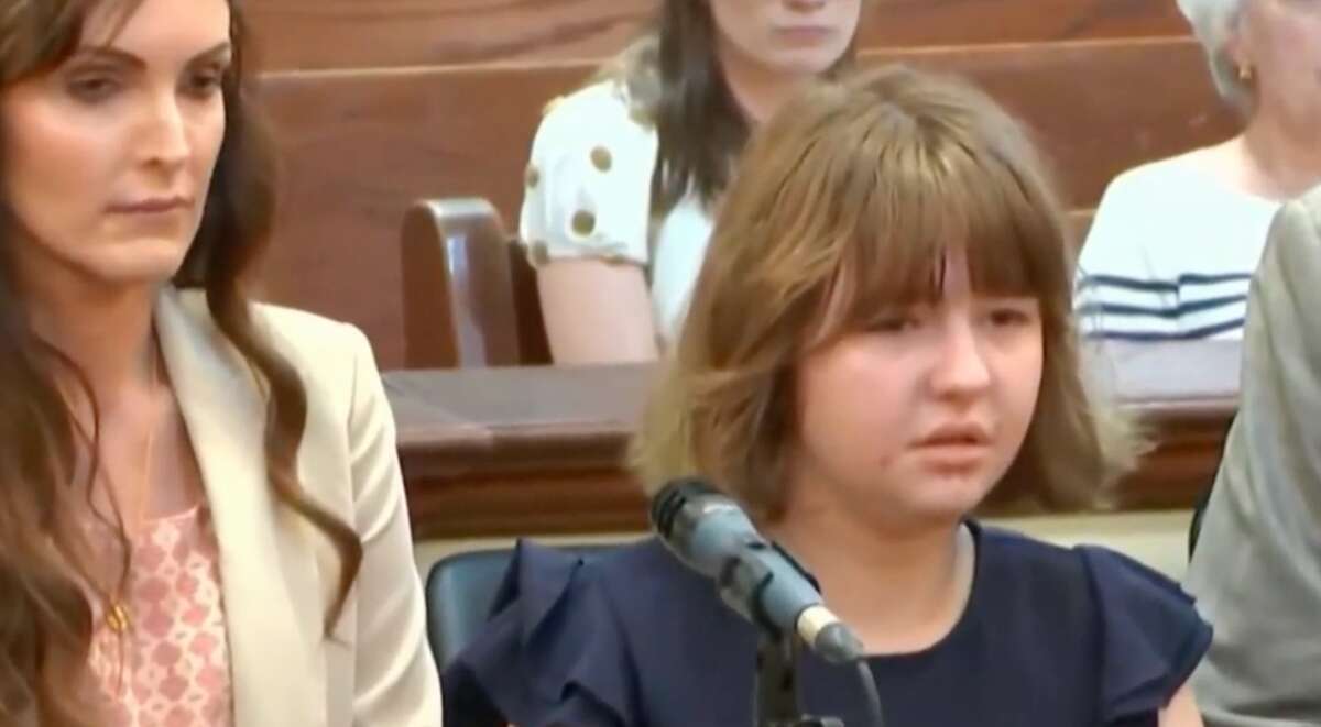 Teen girl, who killed mom and invited friend to see corpse, gets life