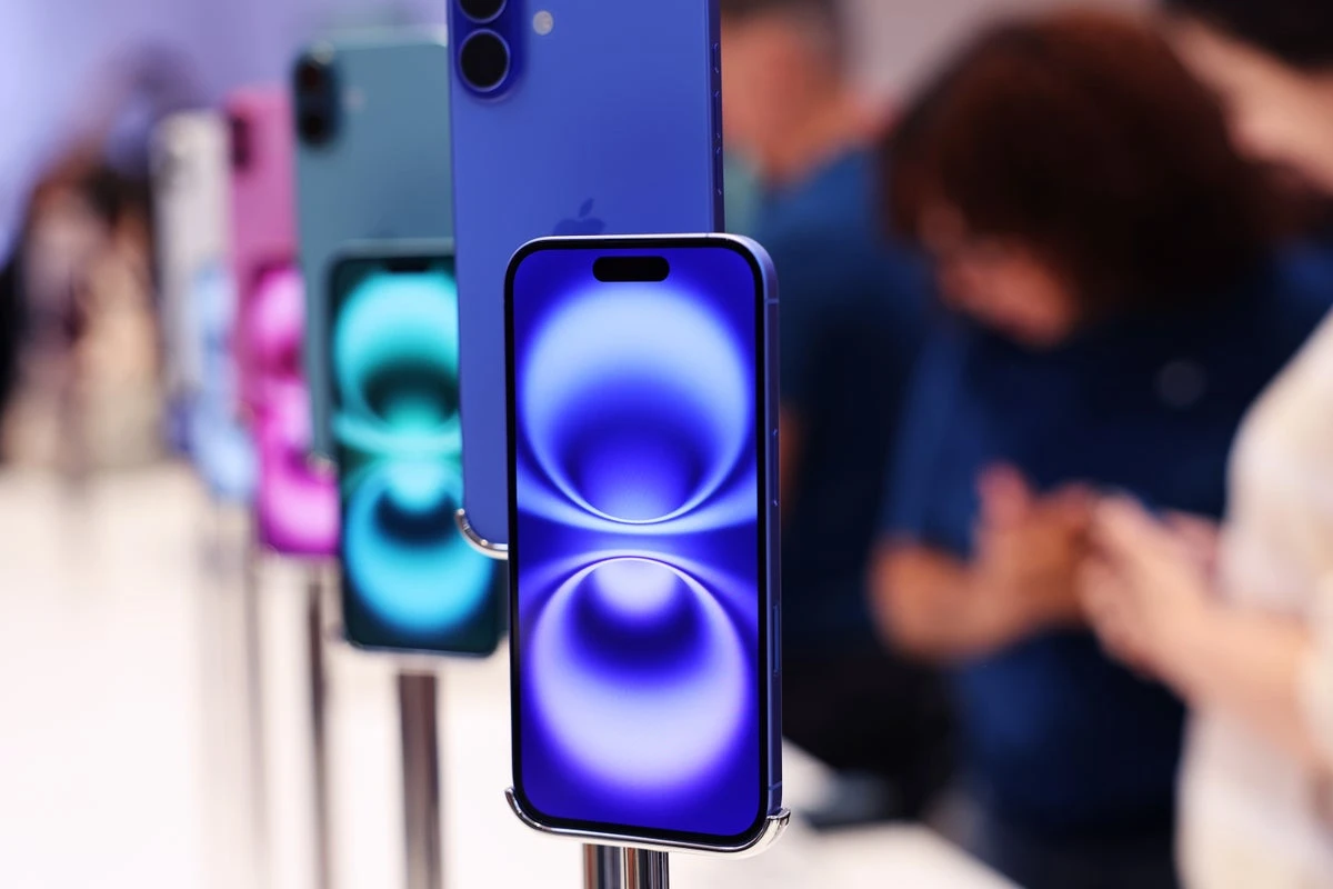 Apple releases urgent iOS update to fix security bug