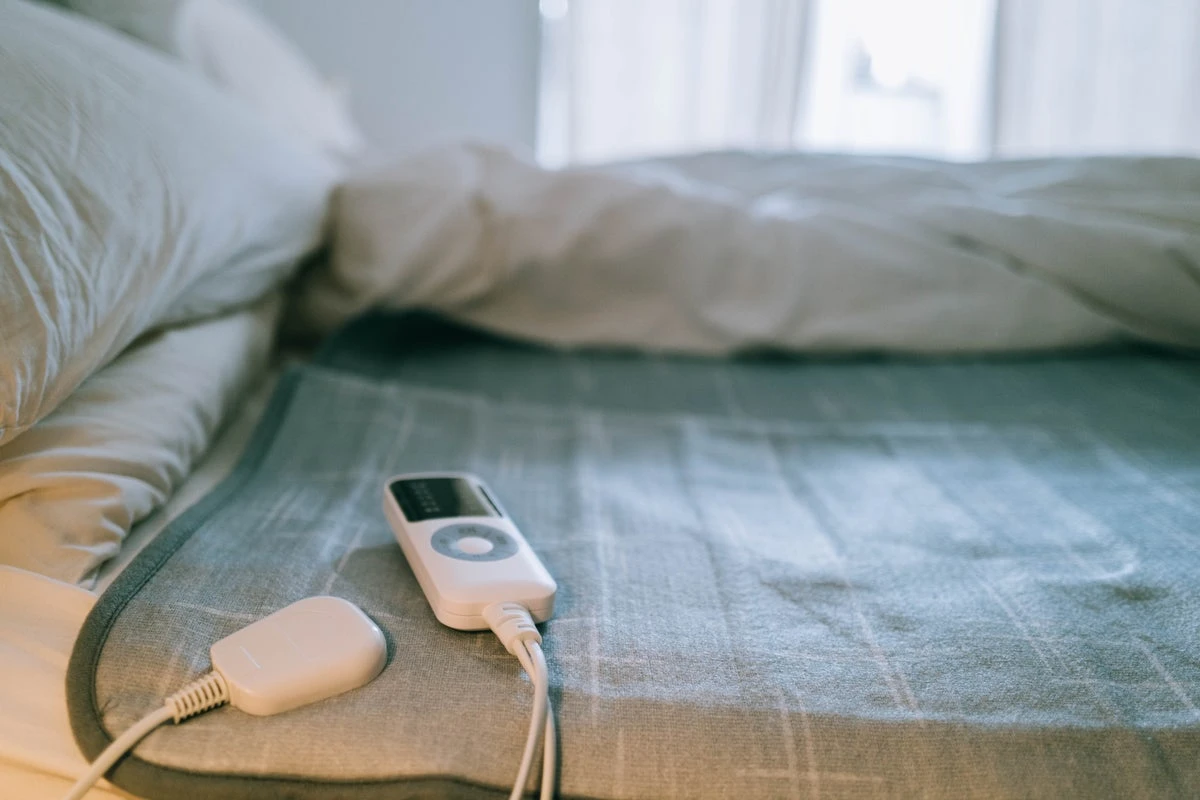 Major energy companies offer free electric blankets to save up to £300