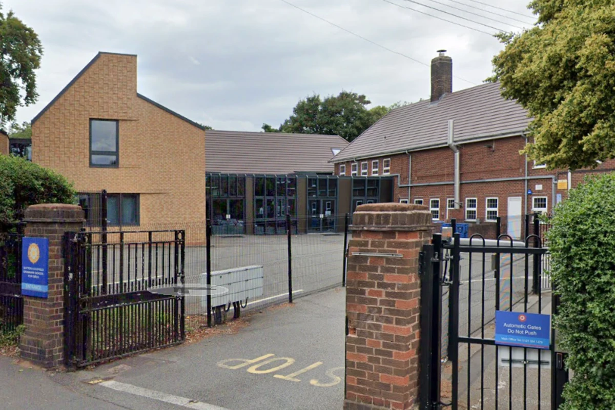 IT teacher struck off after refusing to delete photographs of pupil
