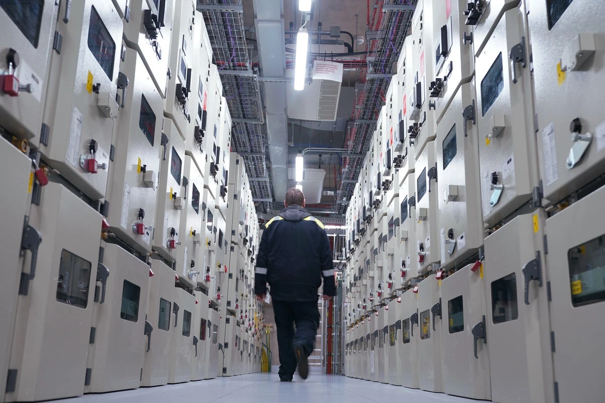 Government slammed for failure on hyperscale data centre emissions
