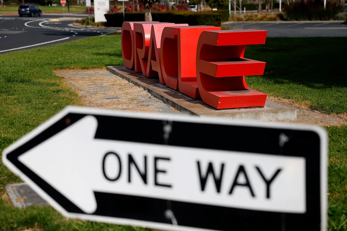 Oracle lays off thousands in massive AI pivot