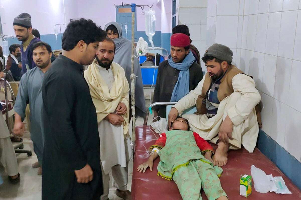 12 dead in double suicide bombing that severely damaged mosque