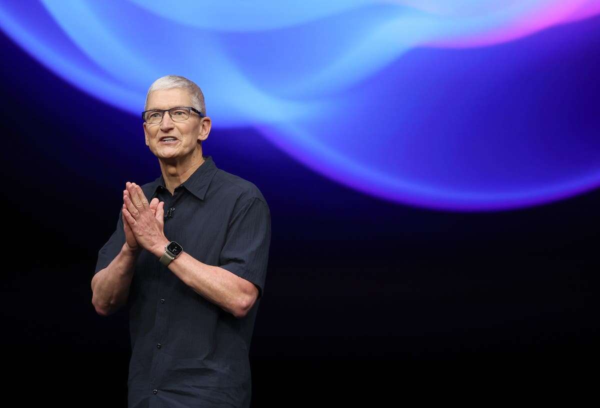 Tim Cook and others congratulate Donald Trump on winning election