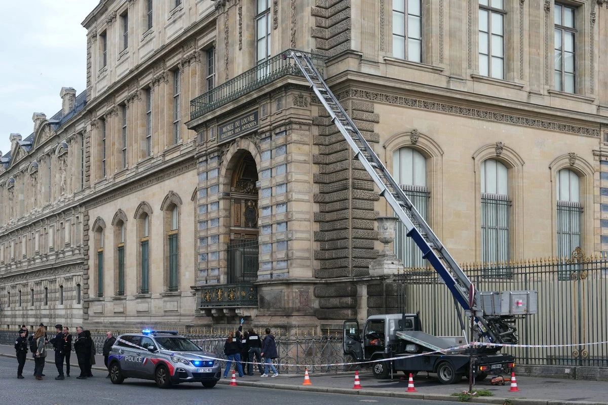 How gang snatched ‘priceless’ jewels from the Louvre in daring heist